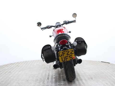 Triumph Bobber BONNEVILLE BOBBER 11