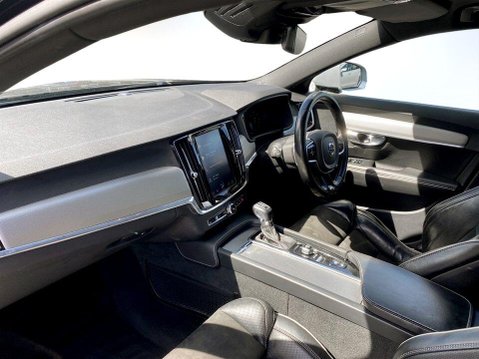 Volvo V90 2.0 D5 PowerPulse R-Design Pro Estate 5dr Diesel Auto AWD Euro 6 (s/s) (235 15