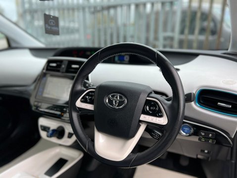 Toyota Prius VVT-I BUSINESS EDITION PLUS 42