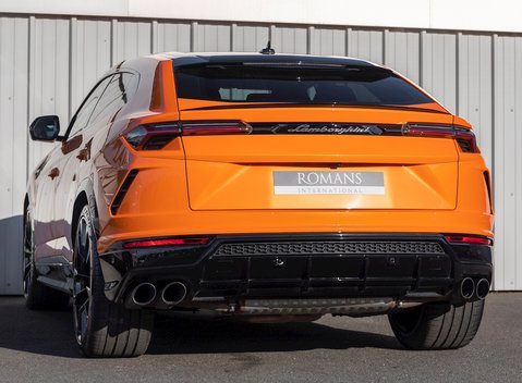 Lamborghini Urus Pearl Capsule 3