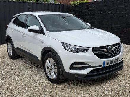 Vauxhall Grandland X 1.2 Turbo SE Euro 6 (s/s) 5dr