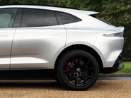 Aston Martin DBX V8 11