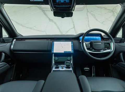 Land Rover Range Rover P530 SV 23