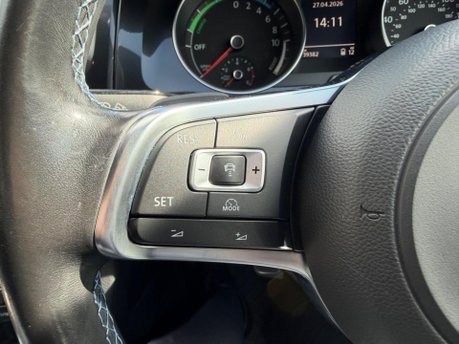 Volkswagen Golf GTE NAV DSG 20