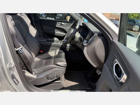 Volvo XC60 2.0 XC60 R-Design Pro T8 Recharge AWD Auto 4WD 5dr 4
