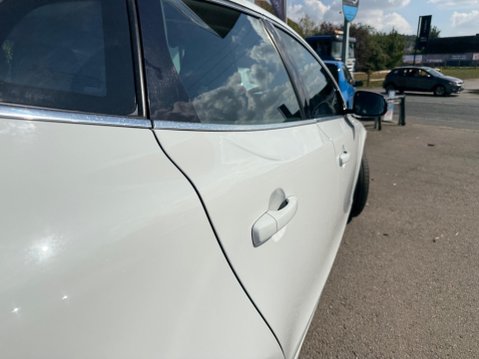 Volvo V40 1.6 T3 SE Euro 5 (s/s) 5dr 31