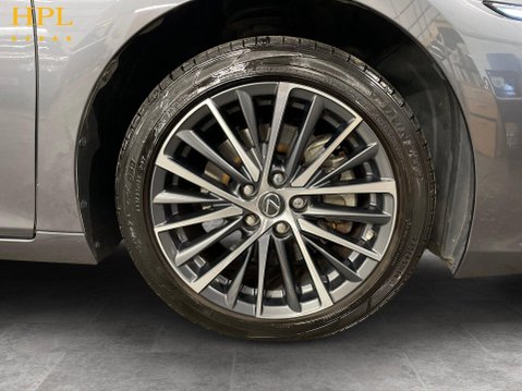 Lexus Es 2.5 300h Saloon 4dr Petrol Hybrid E-CVT Euro 6 (s/s) (218 ps) 10