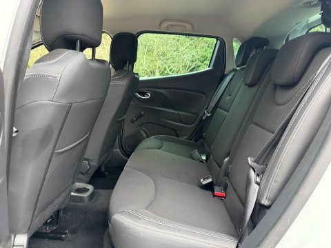 Renault Clio 0.9 TCe Iconic Euro 6 (s/s) 5dr 15