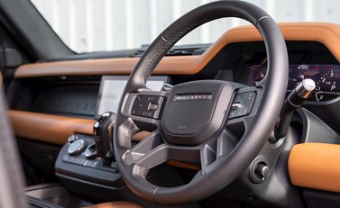 Land Rover Defender 110 X P400 11