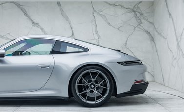 Porsche 911 GT3 Touring (992) 25