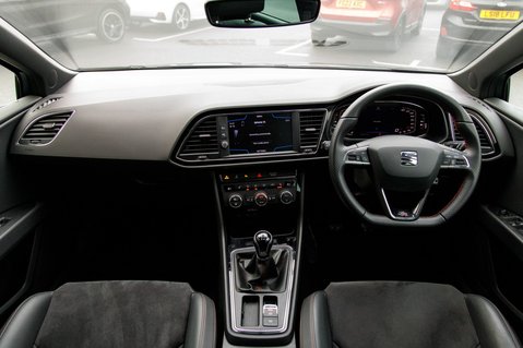 SEAT Leon TSI EVO FR BLACK EDITION 3