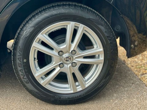 Honda Jazz 1.3h IMA HE Hatchback 5dr Petrol Hybrid CVT Euro 5 (102 ps) 79