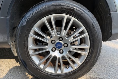 Ford Kuga TITANIUM TDCI 2WD - 10 SERVICES - NEW MOT - NEW DISCS AND PADS ALL ROUND 51