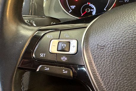 Volkswagen Golf 35.8kWh e-Golf Hatchback 5dr Electric Auto (136 ps) 51