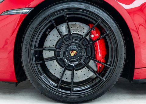 Porsche 911 Carrera 4 GTS (992) 