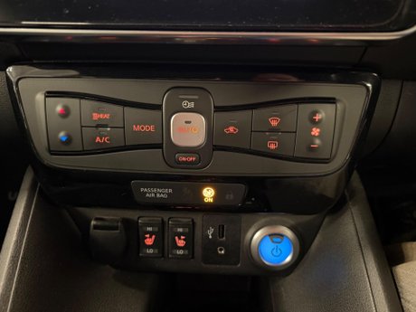 Nissan LEAF 40kWh N-Connecta Auto 5dr 36
