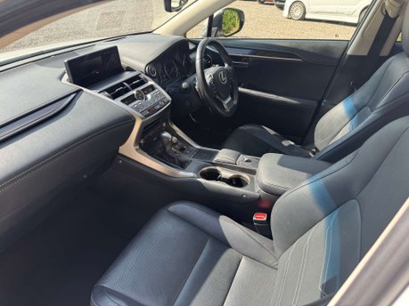 Lexus NX 2.5 NX 300h Takumi CVT 4WD 5dr 36