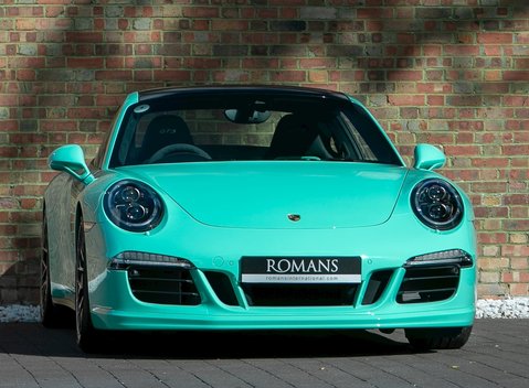 Porsche 911 (991) Carrera GTS 1