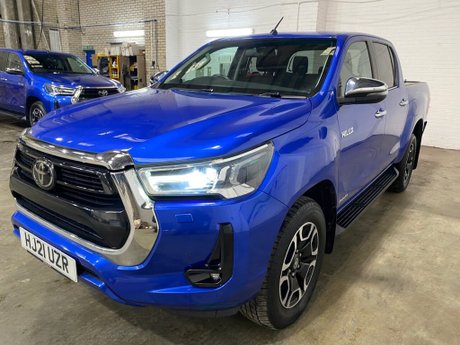 Toyota Hilux INVINCIBLE 4WD D-4D DCB
