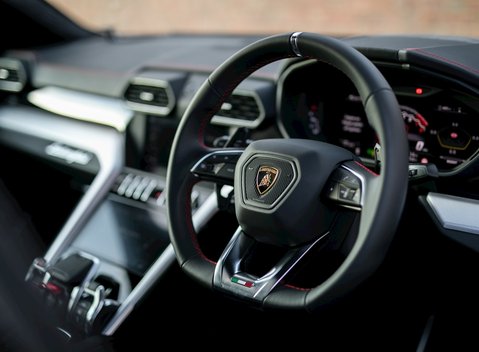 Lamborghini Urus 11