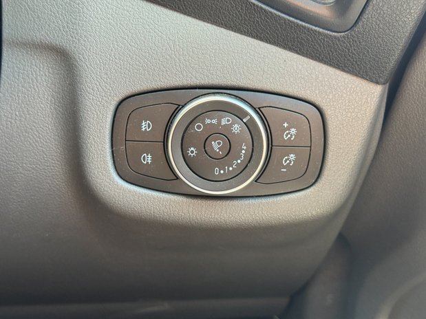 Ford Transit Connect AUTO LWB L2H1 Low Roof Limited Air Con Alloys Sensors Cam EURO 6 19