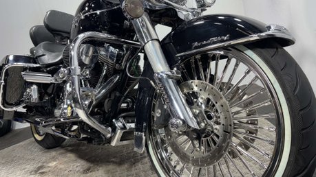 Harley-Davidson Touring 1690 FLHRC ROADKING CLASSIC 2012 TO MANY EXTRAS 21' WHEEL 13