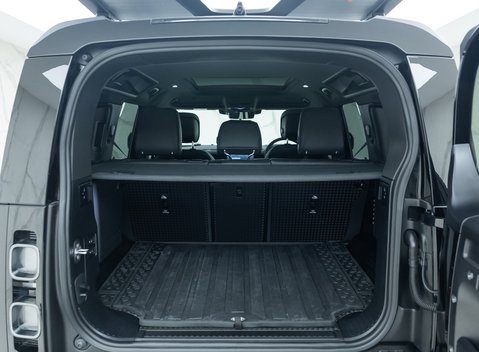 Land Rover Defender 110 V8 35