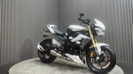 Triumph Street Triple 2014 27K NEW MOT SERVICED SCORPION EXHAUST NAKED 675CC TRIPLE 2