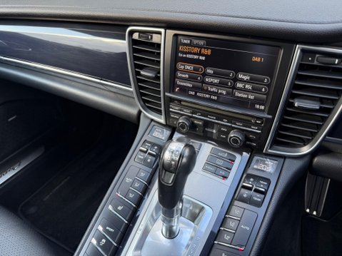 Porsche Panamera 3.0D V6 TiptronicS Euro 5 (s/s) 5dr 40
