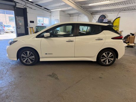 Nissan LEAF 40kWh Acenta Auto 5dr 4