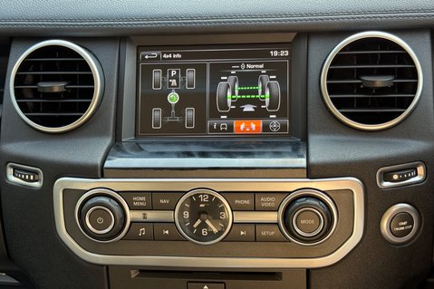 Land Rover Discovery SDV6 SE TECH - ULEZ COMPLIANT -FULL LR SERVICE HISTORY - 9 SERVICES -TOWBAR 42