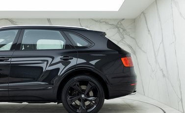 Bentley Bentayga V8 27
