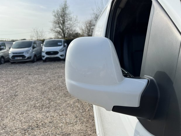 Vauxhall Vivaro LWB L2H1 Low Roof Sportive 2900 Air Con Sensors EURO 6 NO VAT 20