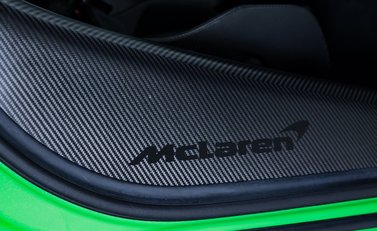 McLaren 620R 40