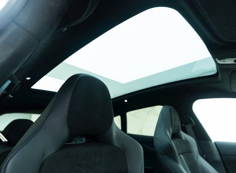 Aston Martin DBX 707 11