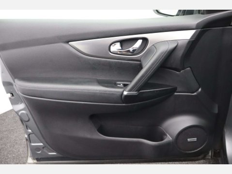 Nissan Qashqai 1.3 Qashqai Tekna DiG-T Semi-Auto 5dr 39