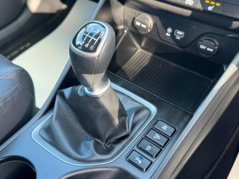 Hyundai TUCSON 1.7 CRDi Blue Drive Sport Edition Euro 6 (s/s) 5dr 33