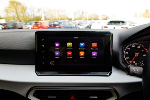 SEAT Arona TSI SE TECHNOLOGY 22