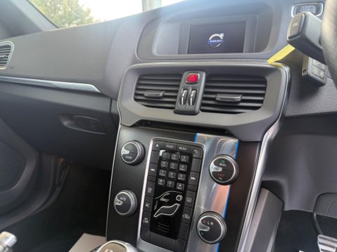 Volvo V40 2.0 T2 R-Design Euro 6 (s/s) 5dr 20