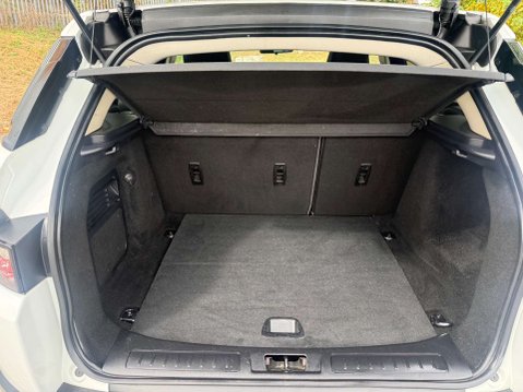 Land Rover Range Rover Evoque 2.2 Range Rover Evoque Pure Tech SD4 4WD 5dr 17
