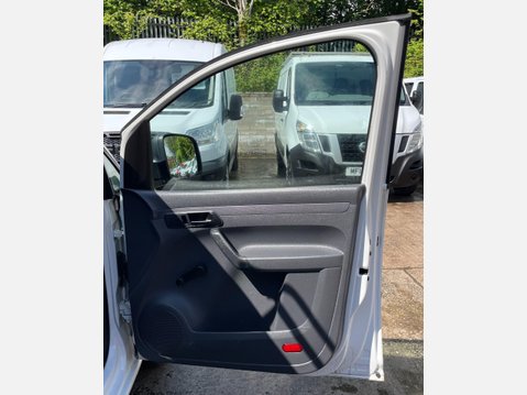 Volkswagen Caddy Maxi 1.6 TDi C20 Maxi FWD 5dr 22