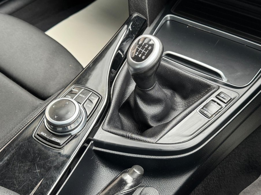 2018 BMW 3 Series — image 22