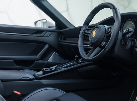 Porsche 911 Targa 4 GTS (992) 16