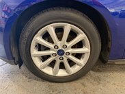 Ford Focus 1.0T EcoBoost Titanium Euro 6 (s/s) 5dr 27