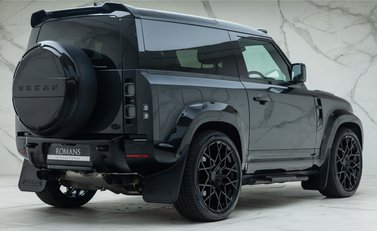 Land Rover Defender 90 V8 P525 URBAN 6