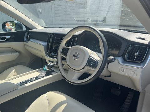 Volvo XC60 2.0 T4 Edition SUV 5dr Petrol Auto Euro 6 (s/s) (190 ps) 10