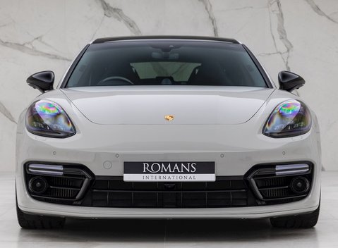 Porsche Panamera Turbo S E-Hybrid Sport Turismo 4
