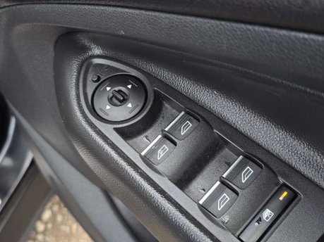 Ford Kuga 1.5T EcoBoost Titanium SUV 5dr Petrol Auto AWD Euro 6 (s/s) (182 ps) 23