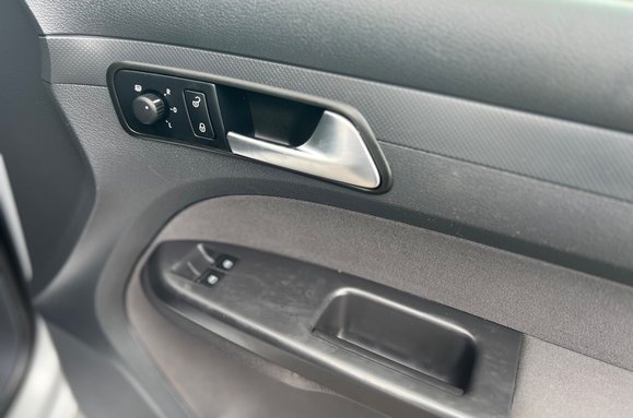 Volkswagen Caddy Maxi Life C20 LIFE TDI 5/7 SEATS VISTA WHEELCHAIR CONVERSION 21