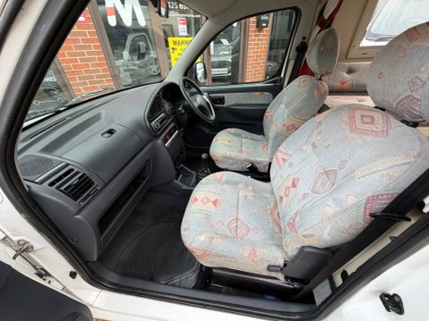 Romahome Duo OUTLOOK R20 HI MODEL 2 BERTH CAMPER VAN 5